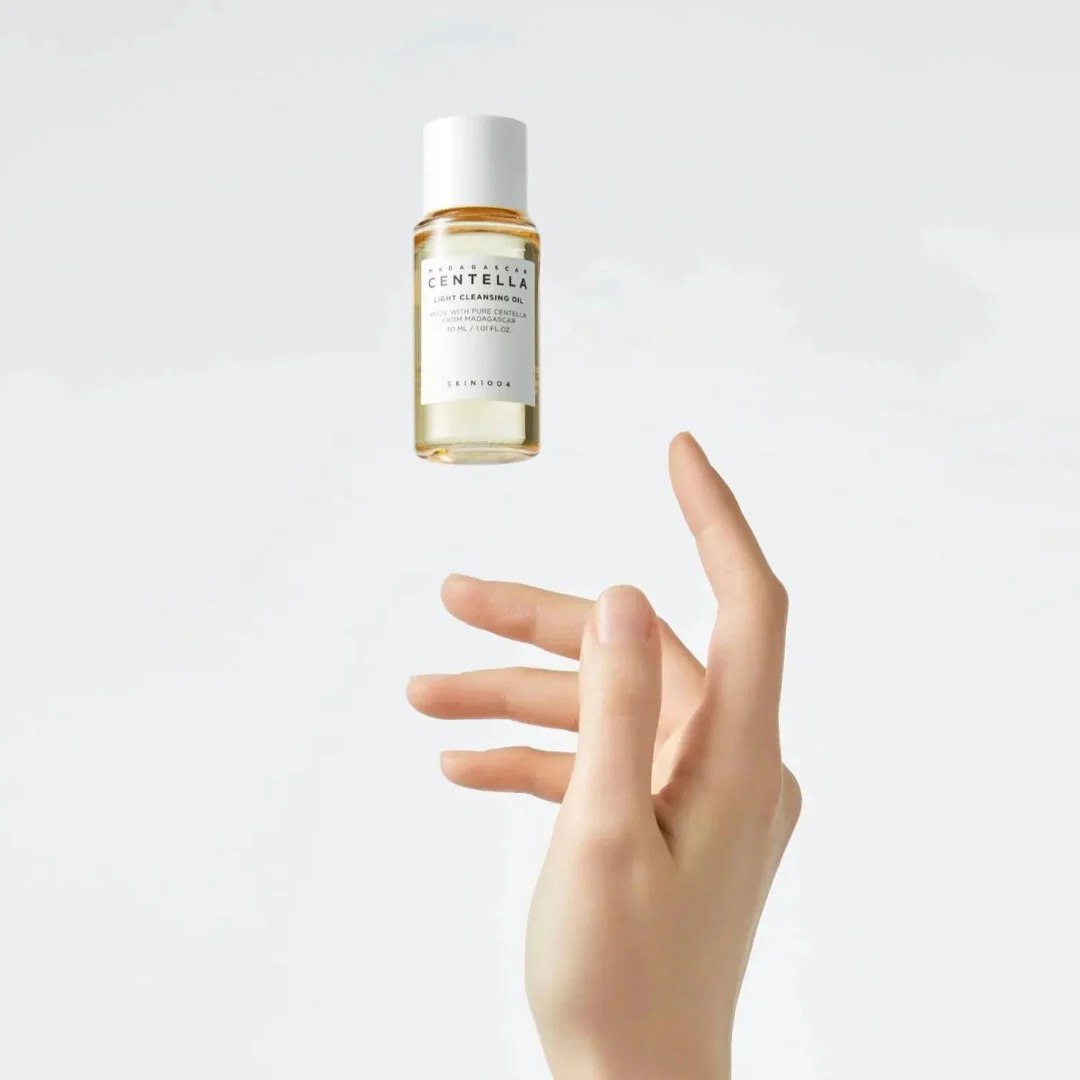 Madagascar Centella Light Cleansing Oil - Image 3