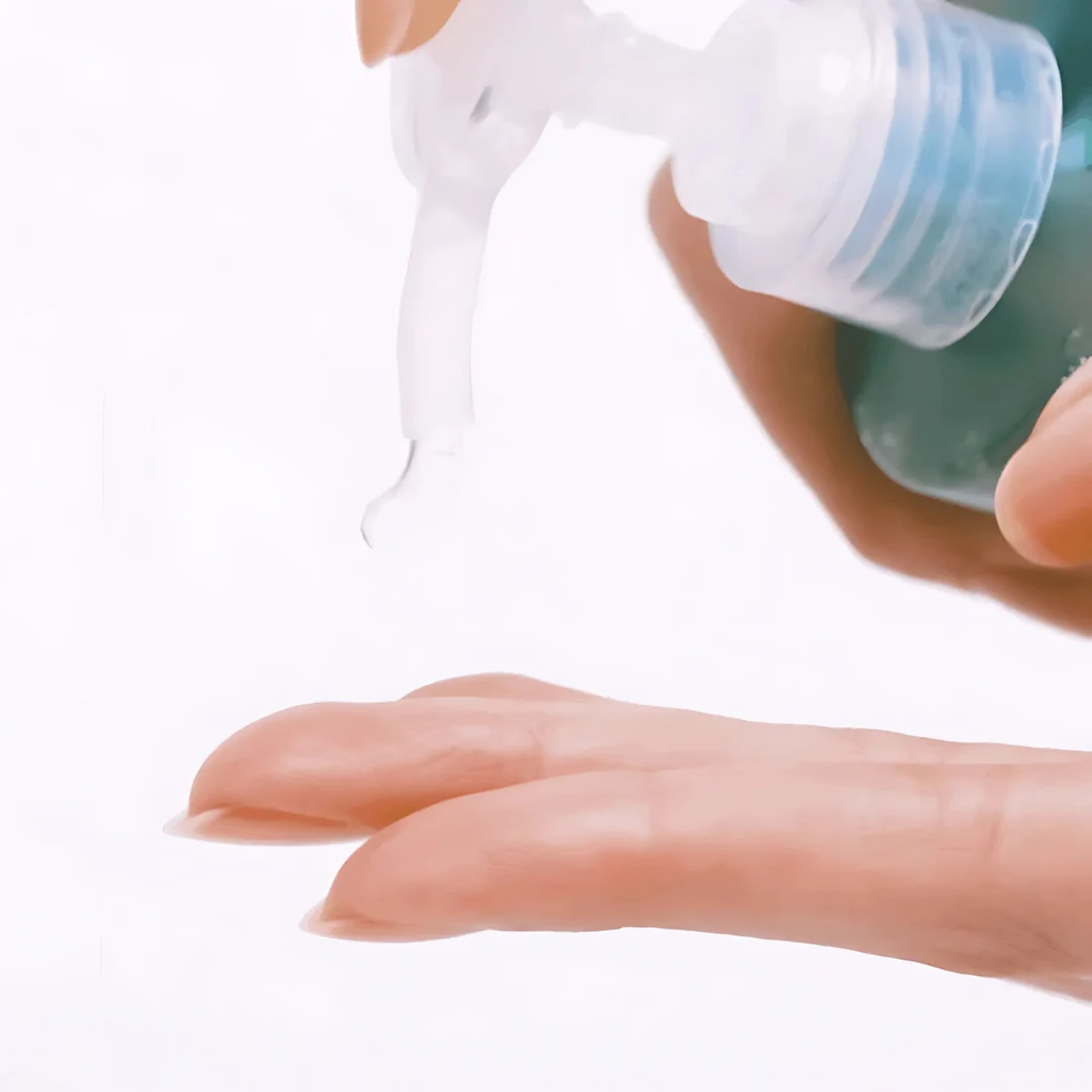 pH Cleansing Gel Foam 200ml - Image 2