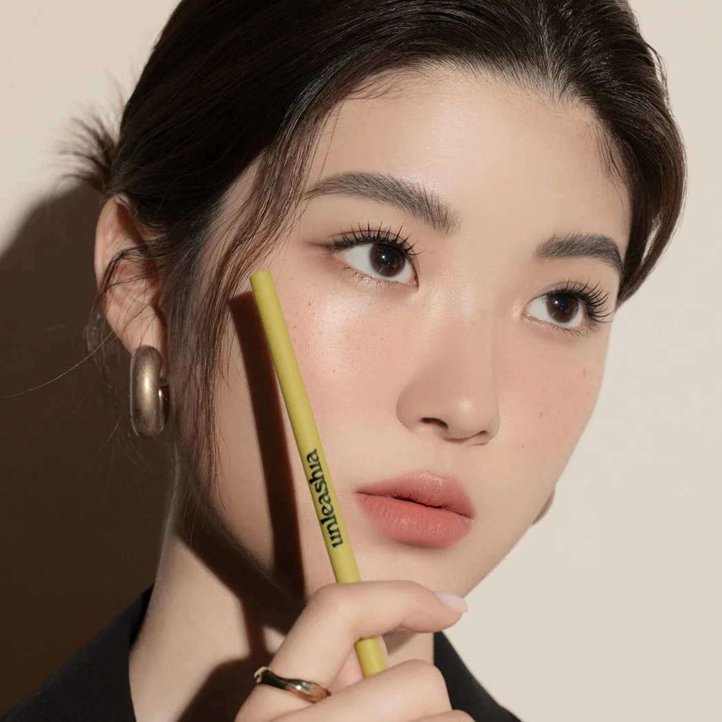Shaper Defining Eyebrow Pencil - Image 9